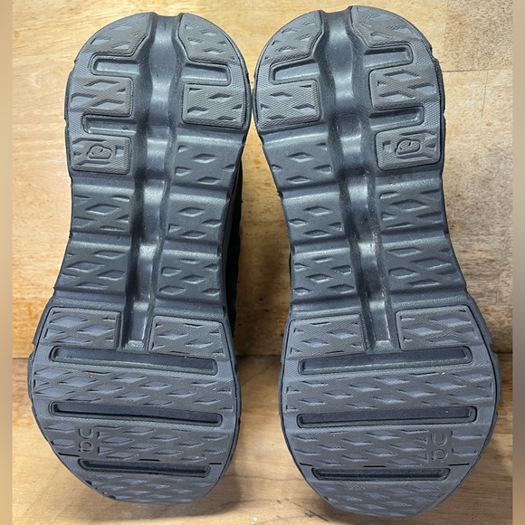 On CloudTilt REFLECTIVE LIGHTWEIGHT Mens Size 9.5 Running Shoes Sneakers Black - Picture 8 of 12